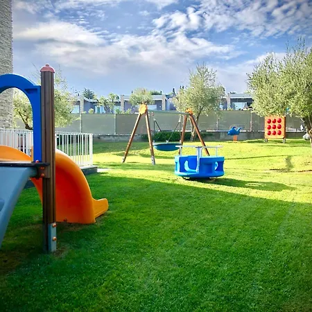 La Giolosa Gardapartments Aparthotel Moniga del Garda